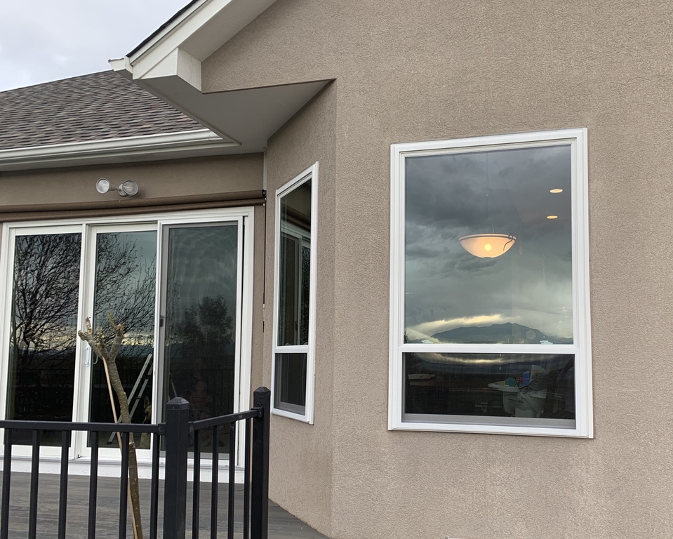 Changed window configuration to remove transom